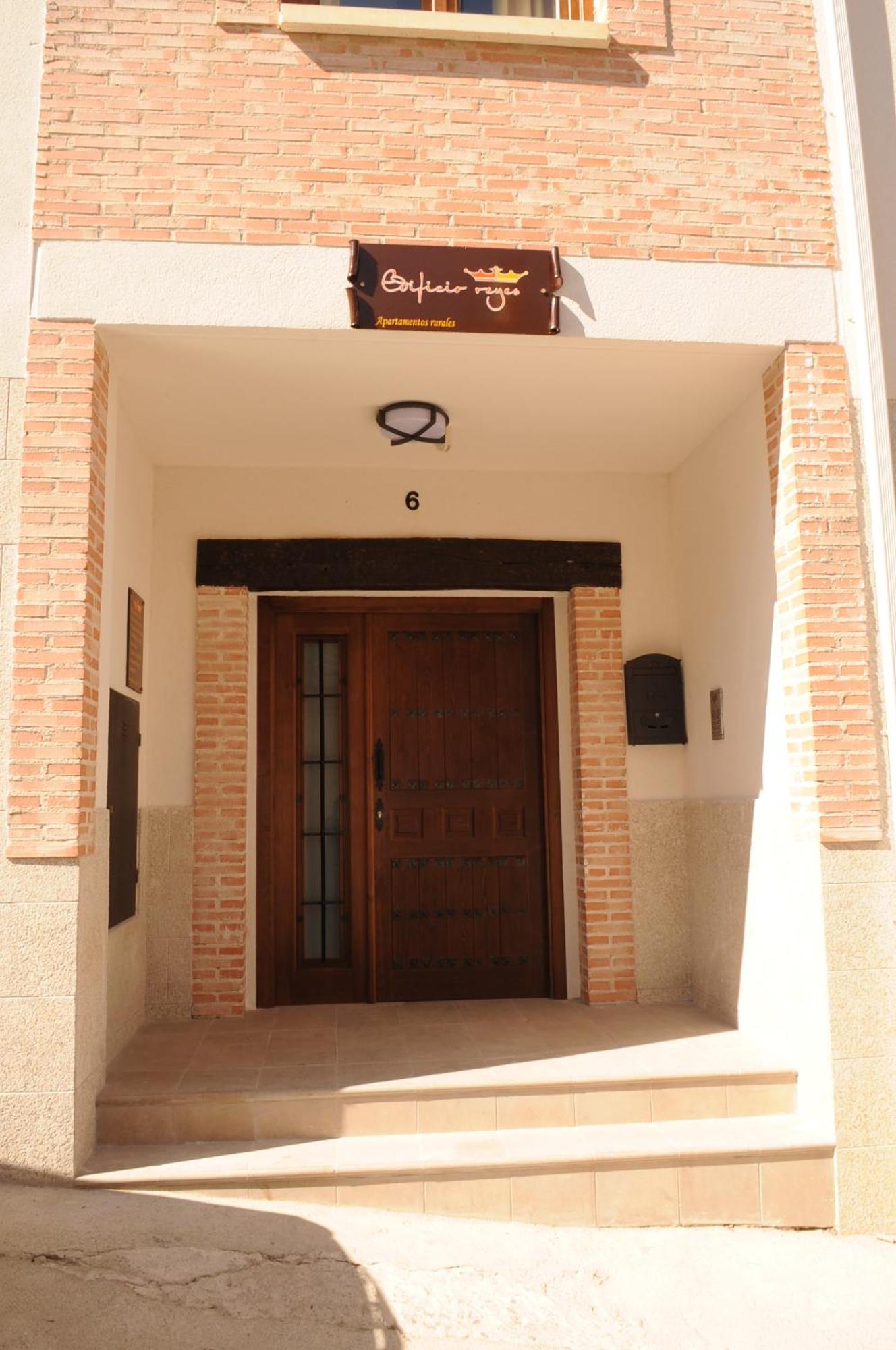 Ferienwohnung Edificio Reyes La Adrada Exterior foto